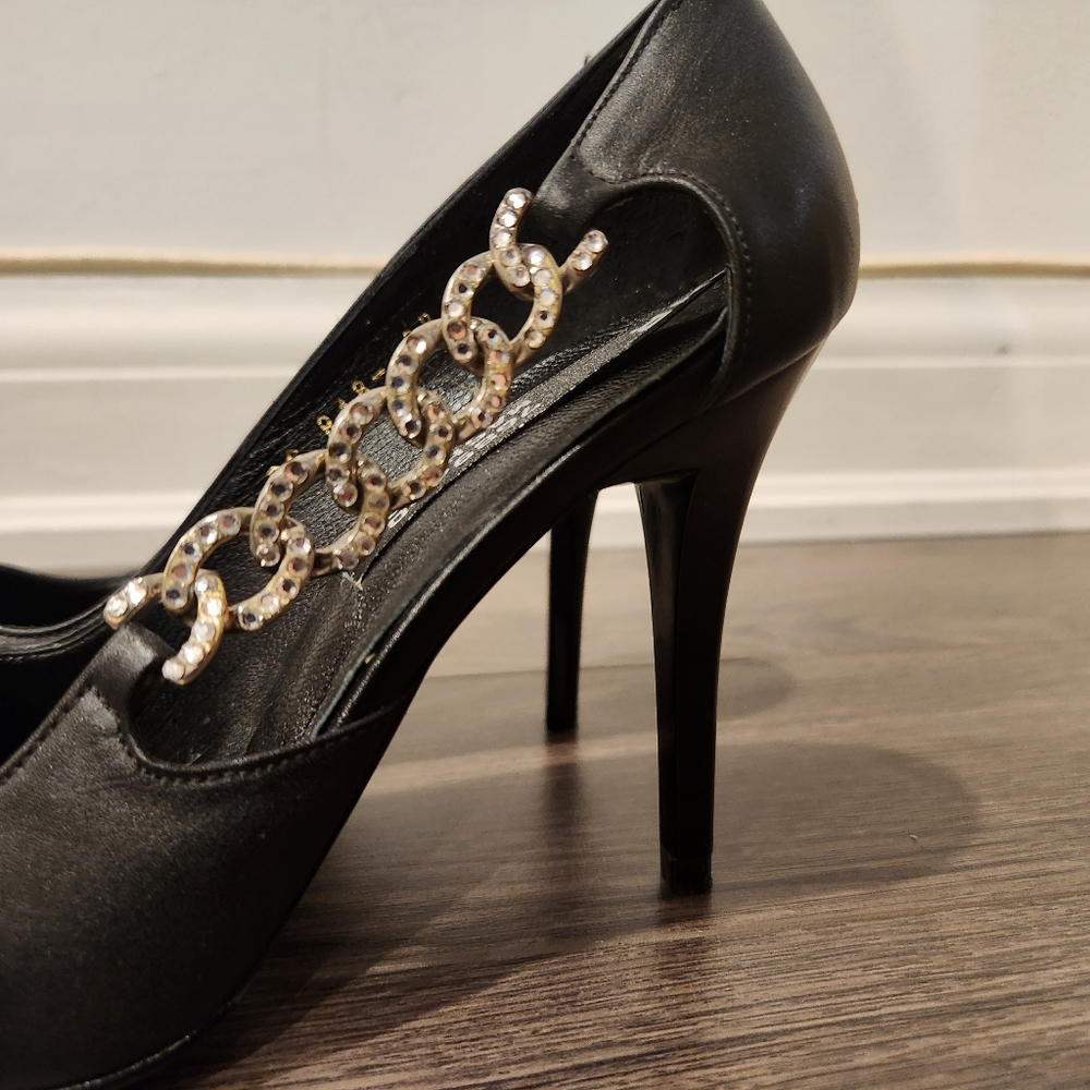Elegant Black Heels with Silver and Rhinestone Chain Detail - Picture 2 of 7